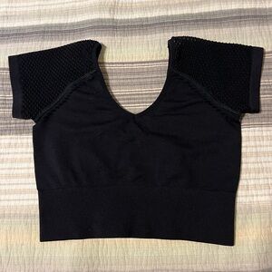 Offline by Aerie Black V-Neck Crop Top. XS